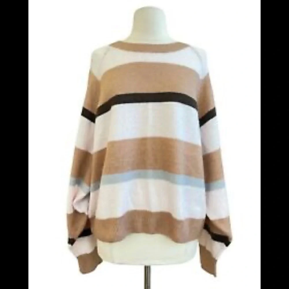 Urban Outfitters Crewneck Sweater - Picture 3 of 4